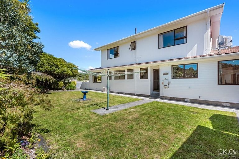 Photo of property in 127 Gemstone Drive, Birchville, Upper Hutt, 5018