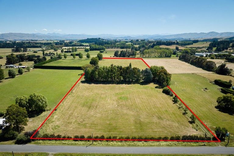 Photo of property in 42 Mina Road, Cheviot, 7382