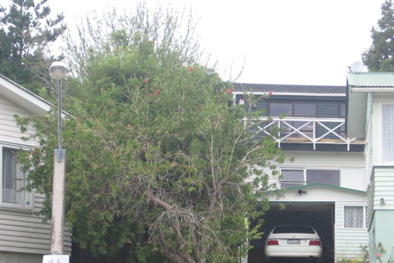 Photo of property in 9 Emirau Place, Glenfield, Auckland, 0629