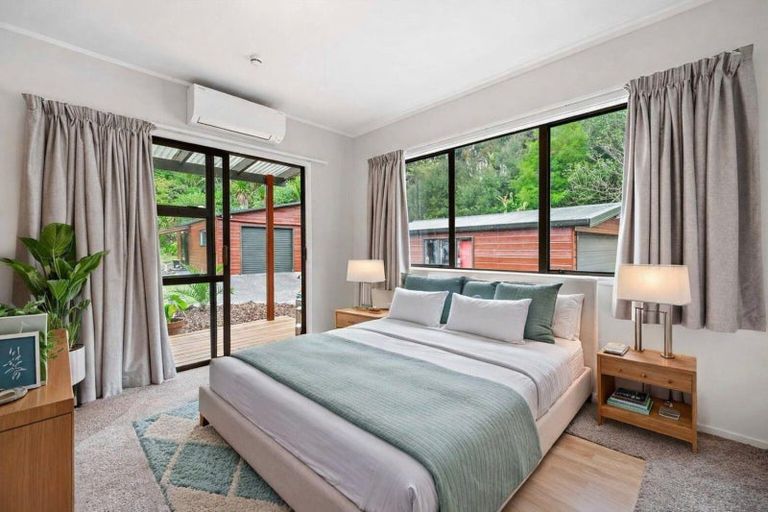 Photo of property in 78 Opanuku Road, Henderson Valley, Auckland, 0612