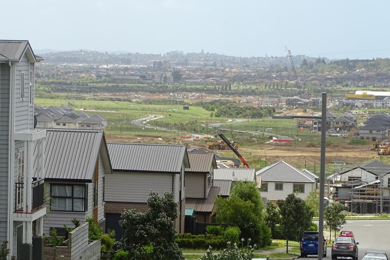 Photo of property in 28 Joseph Street, Flat Bush, Auckland, 2019