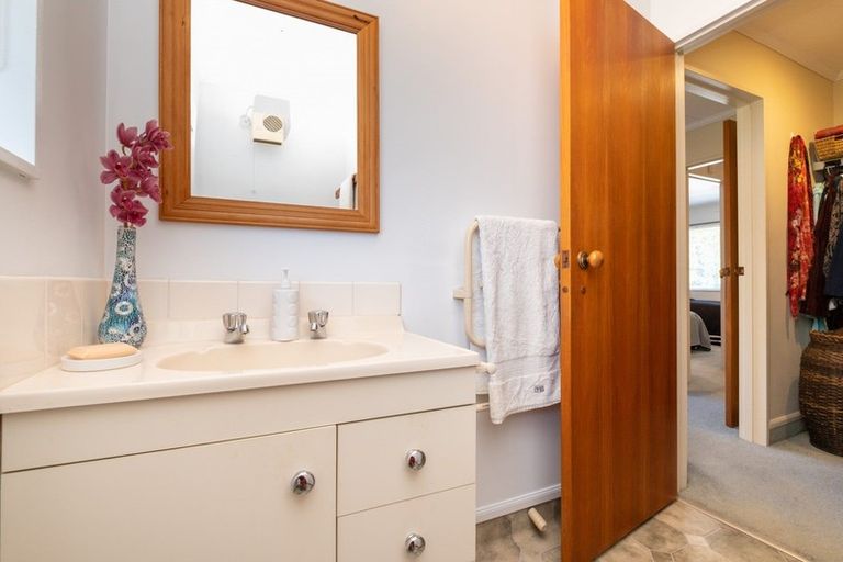 Photo of property in 60 Lucknow Road, Havelock North, 4130