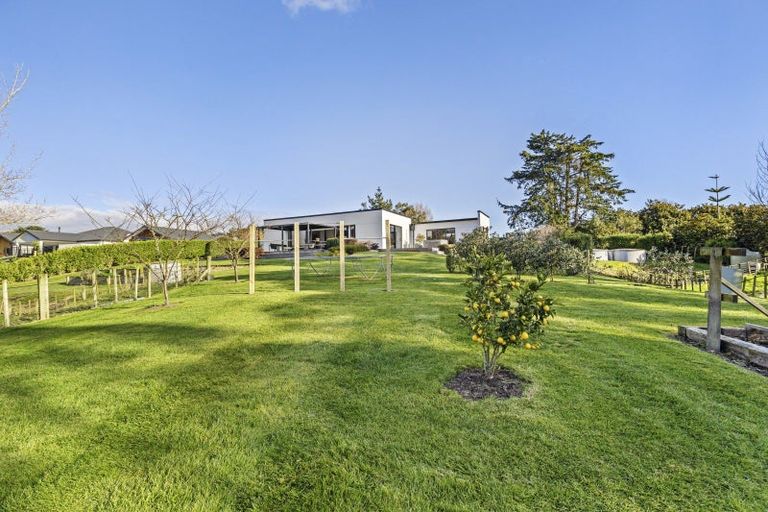 Photo of property in 111 Polson Hill Drive, Aokautere, Palmerston North, 4471