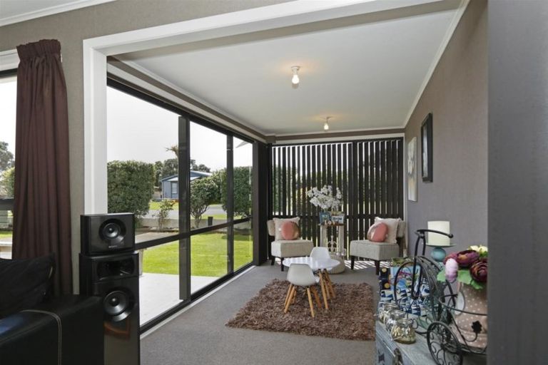 Photo of property in 16 Dieffenbach Street, Opunake, 4616