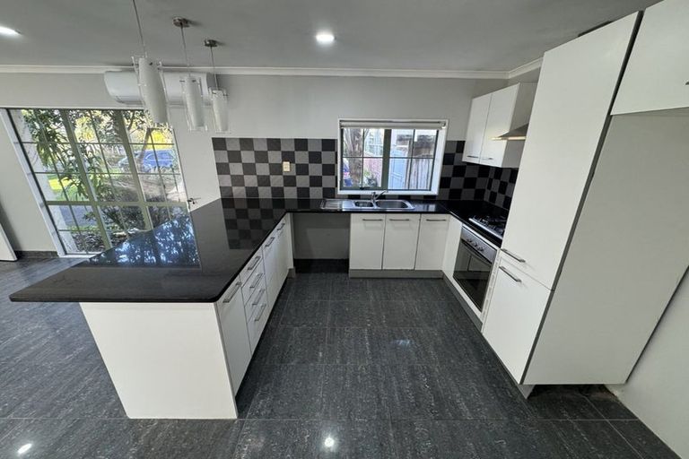 Photo of property in 17 Gray Avenue, Mangere East, Auckland, 2024