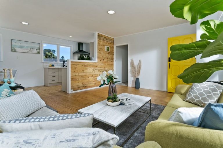 Photo of property in 18 Lendic Avenue, Henderson, Auckland, 0612