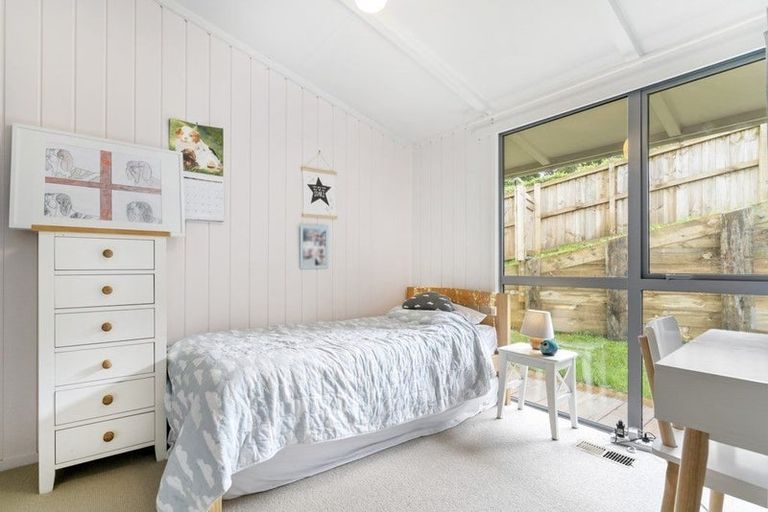 Photo of property in 93 Wood Bay Road, Titirangi, Auckland, 0604