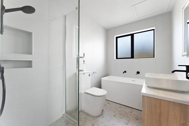 Photo of property in 729 Massey Road, Mangere, Auckland, 2022