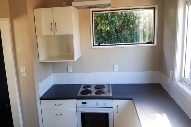 Photo of property in 98 Maupuia Road, Maupuia, Wellington, 6022