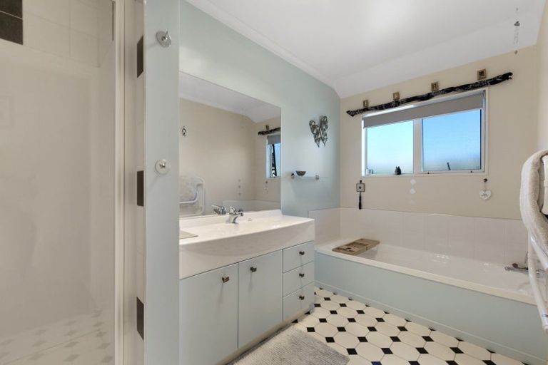 Photo of property in 22 Hollybush Drive, Brightwater, 7022