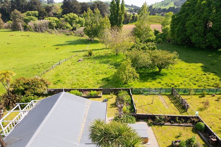 Photo of property in 1033 Masterton Castlepoint Road, Tauweru, Masterton, 5889