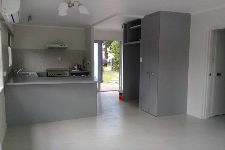 Photo of property in 312a One Tree Point Road, One Tree Point, 0118