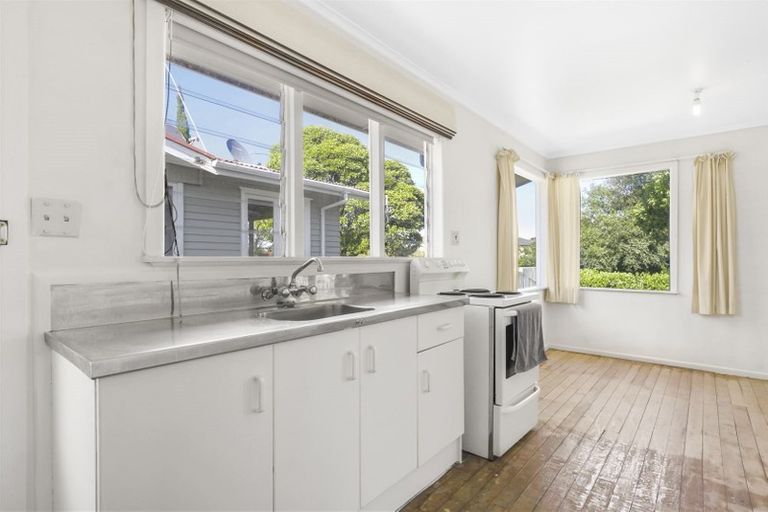 Photo of property in 116 St Georges Road, Avondale, Auckland, 0600
