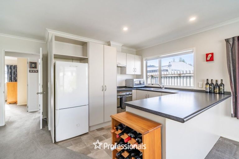 Photo of property in 17 Woodland Mews, Wainuiomata, Lower Hutt, 5014