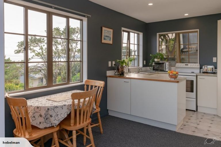 Photo of property in 18 Beach Road, Paekakariki, 5034