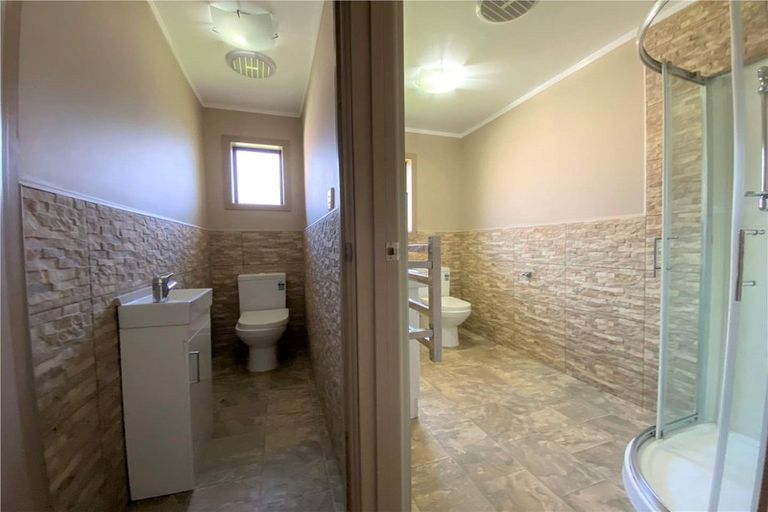 Photo of property in 60 Cedar Heights Avenue, Massey, Auckland, 0614