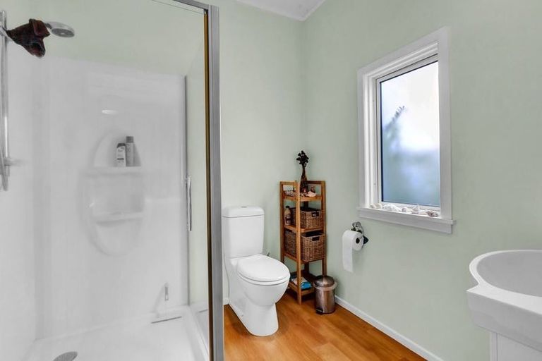 Photo of property in 4 Price Street, Westown, New Plymouth, 4310