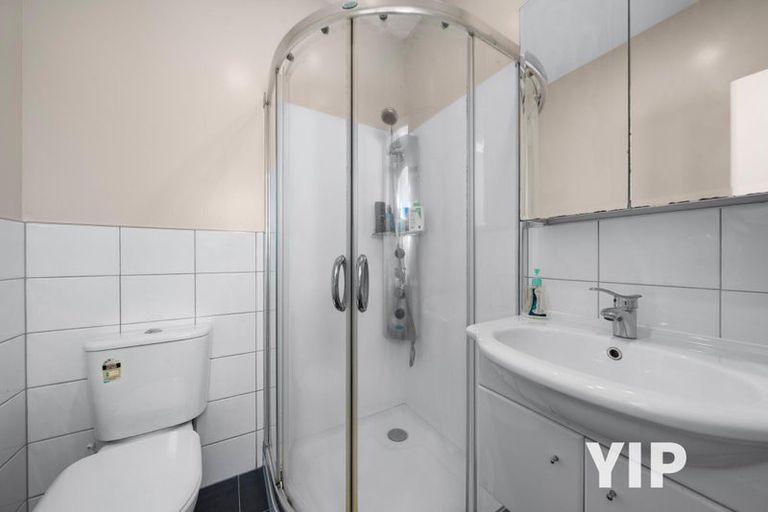 Photo of property in 15 Robert Street, Newlands, Wellington, 6037