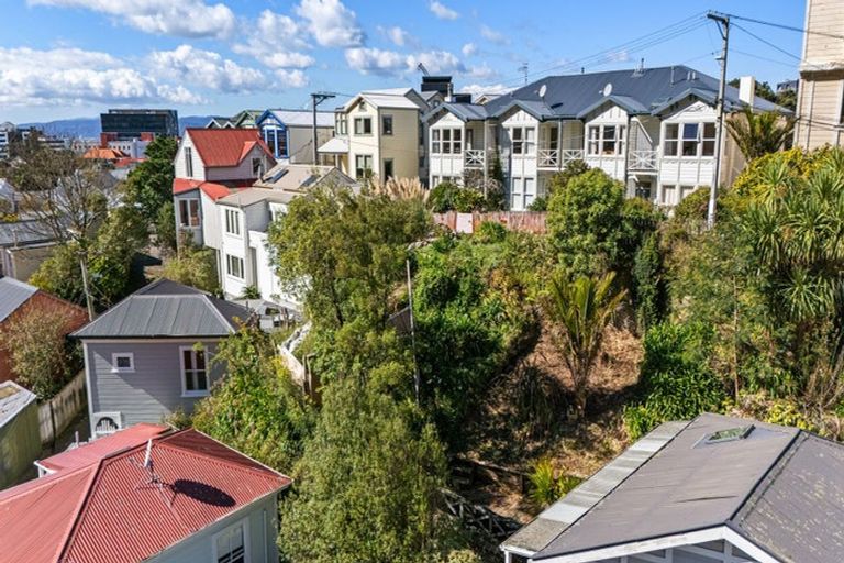 Photo of property in 12 Glenbervie Terrace, Thorndon, Wellington, 6011