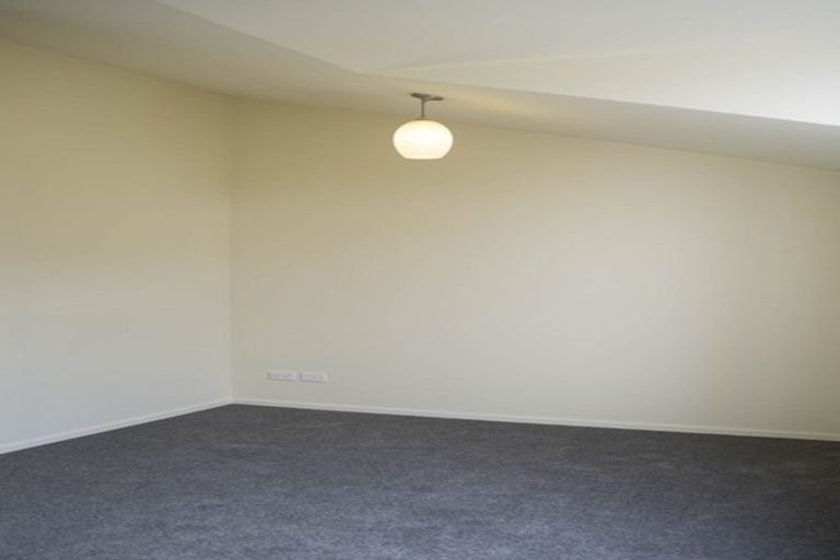 Photo of property in Pirie Street Townhouses, 28/35 Pirie Street, Mount Victoria, Wellington, 6011