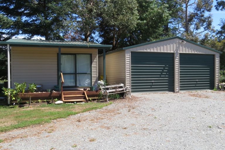 Photo of property in 10 Siegerts Road, Kimbell, Fairlie, 7987