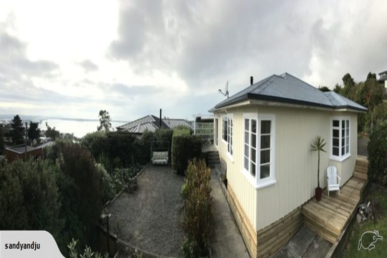 Photo of property in 5 The Rise, Mount Pleasant, Christchurch, 8081