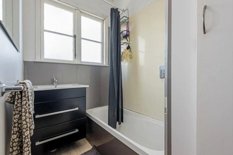 Photo of property in 17 Nottingham Avenue, Awapuni, Palmerston North, 4412