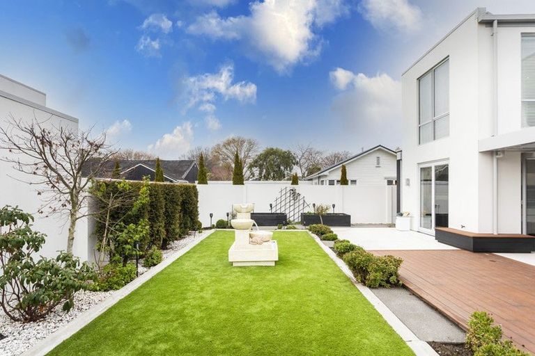 Photo of property in 11 Roa Road, Fendalton, Christchurch, 8041