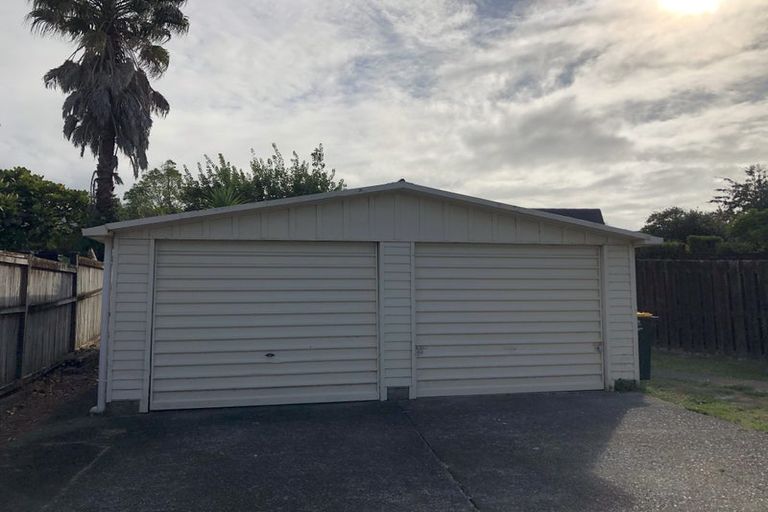 Photo of property in 2/51 The Boulevard, Sunnyhills, Auckland, 2010