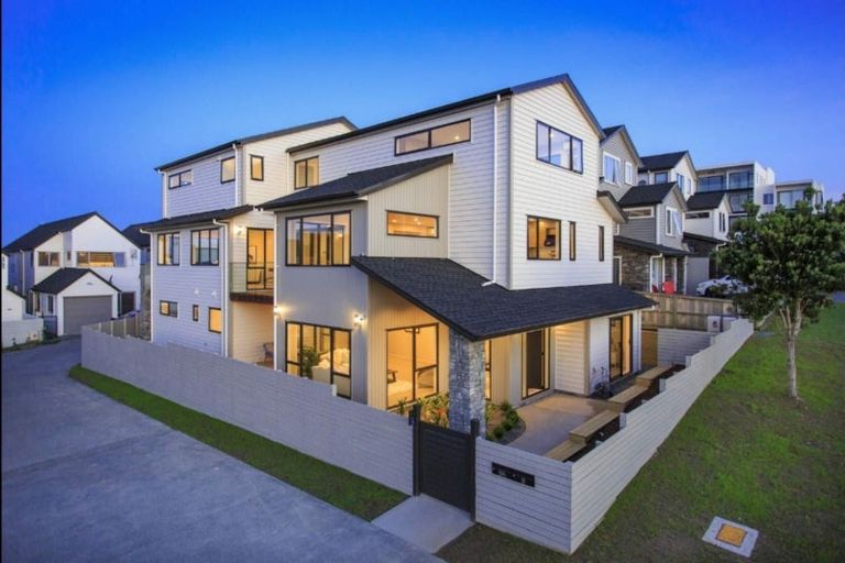 Photo of property in 9 Pennant Street, Long Bay, Auckland, 0630