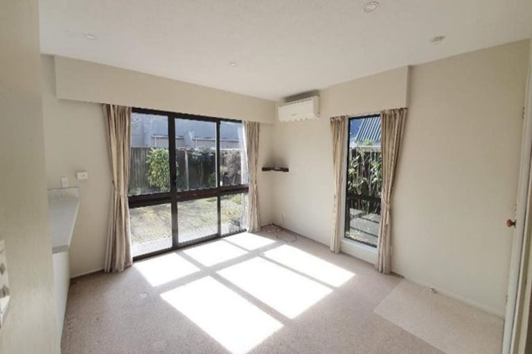 Photo of property in 11 Jamell Place, Avonhead, Christchurch, 8042