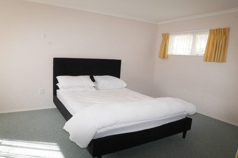 Photo of property in 9 Greenaway Road, Waikanae, 5036