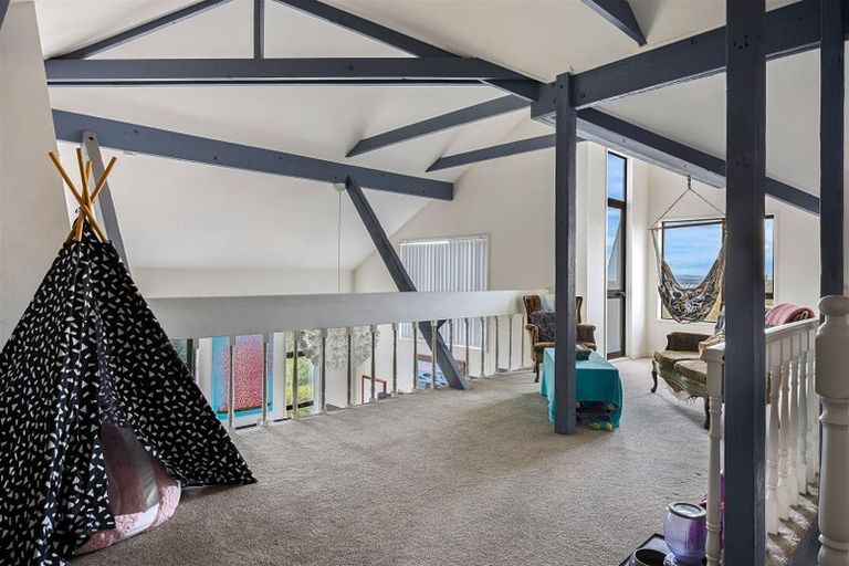 Photo of property in 17 Bengal Drive, Cashmere, Christchurch, 8022