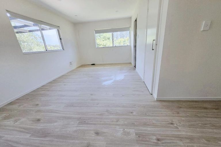 Photo of property in 69a Farquhar Road, Glendene, Auckland, 0602