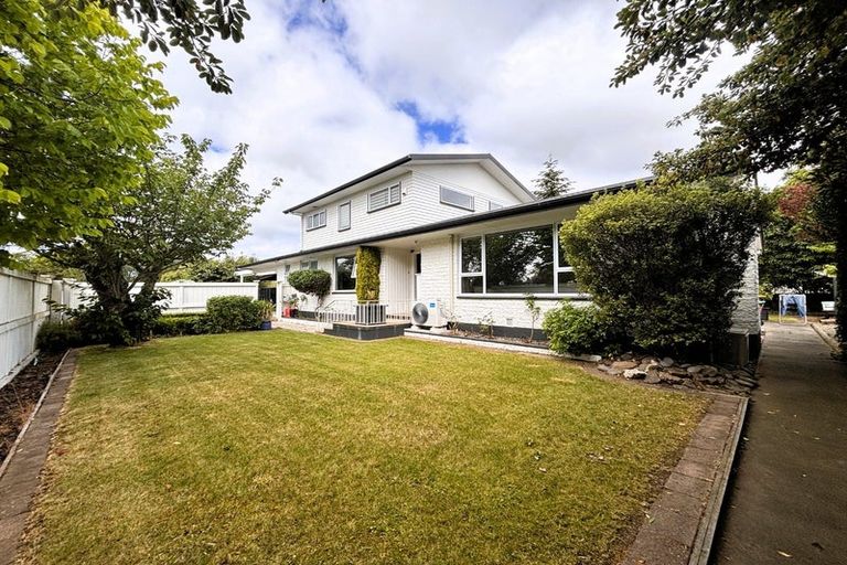 Photo of property in 15 Deepdale Street, Burnside, Christchurch, 8053