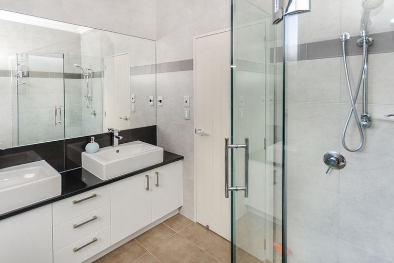 Photo of property in 20 Toscana Drive, Karaka, Papakura, 2113