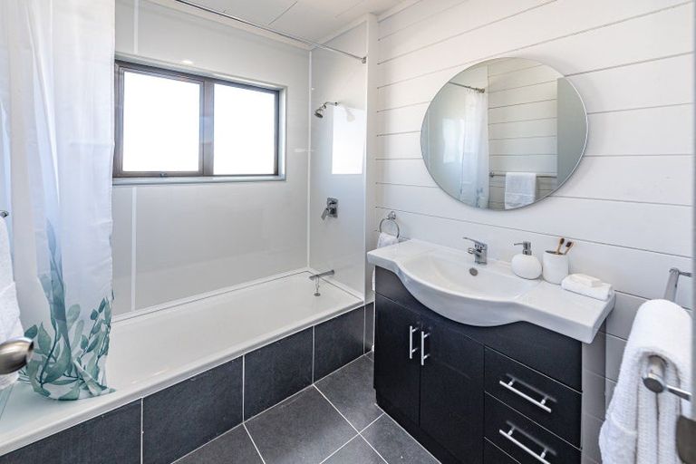 Photo of property in 110 Hinau Street, Castlecliff, Whanganui, 4501