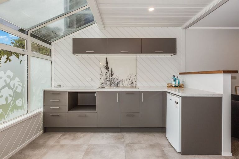 Photo of property in 5 Trevor Terrace, Paremata, Porirua, 5024