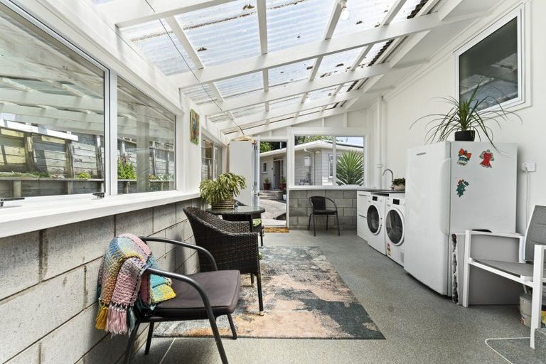 Photo of property in 4b Clerke Place, Marfell, New Plymouth, 4310