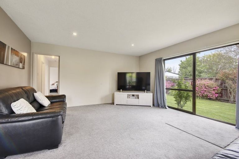 Photo of property in 2/21 Dunedin Street, Redwood, Christchurch, 8051
