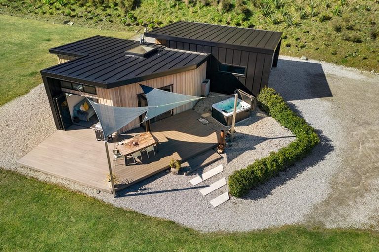 Photo of property in 362 Tucker Beach Road, Queenstown Hill, Queenstown, 9371