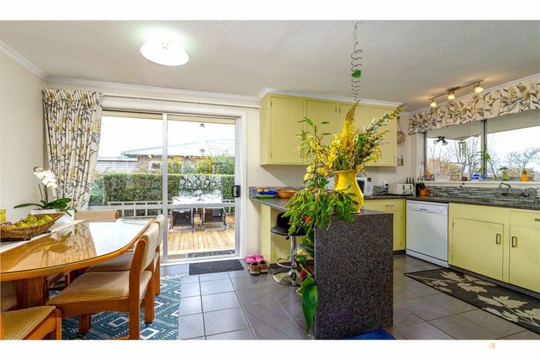 Photo of property in 20 Timaru Road, Waimate, 7924