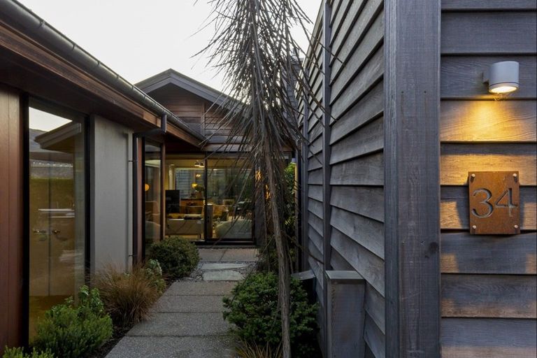 Photo of property in 34 Rannoch Drive, Jacks Point, Queenstown, 9371