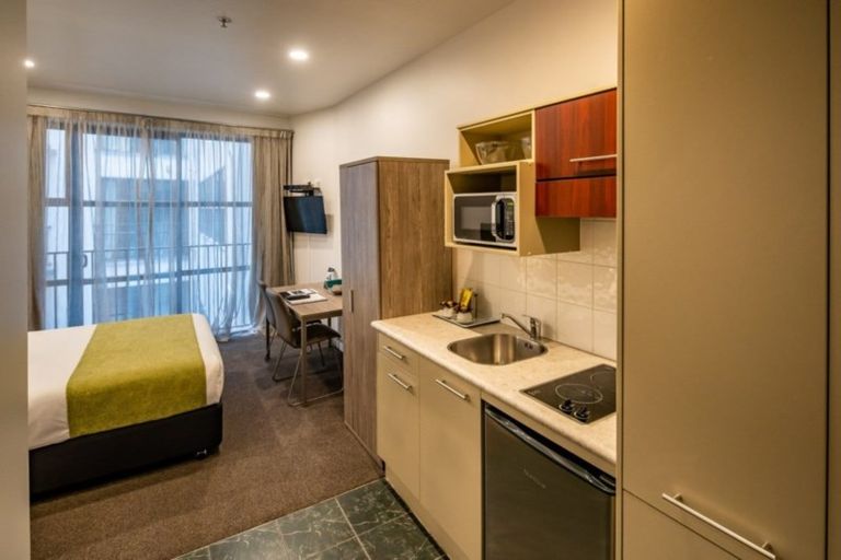 Photo of property in Atrium Towers, 4f/154 The Terrace, Wellington Central, Wellington, 6011