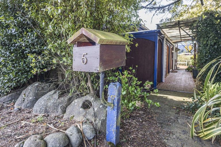 Photo of property in 5 Rangataua Rd (state Highway 49), Ohakune, 4625