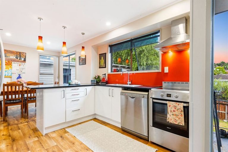 Photo of property in 154 Solar Road, Glen Eden, Auckland, 0602