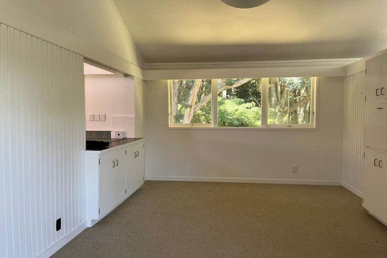 Photo of property in 27 Walpole Avenue, Hillpark, Auckland, 2102
