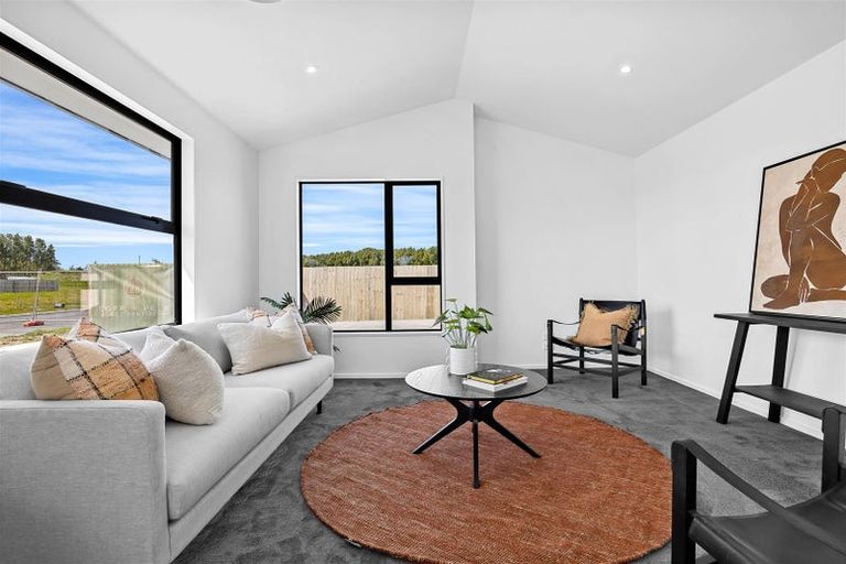 Photo of property in 37 Mcquillan Avenue, Woodend, 7610