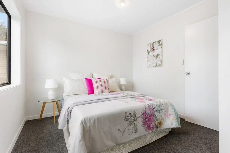 Photo of property in 5/8 Eulogy Place, Randwick Park, Auckland, 2105