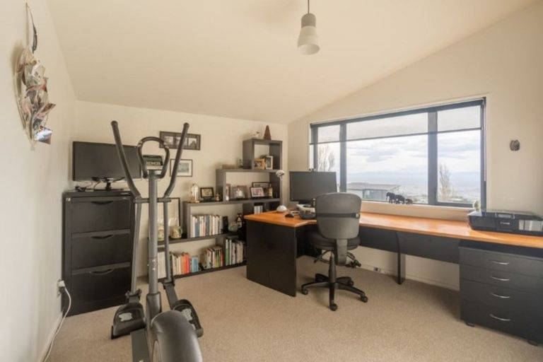 Photo of property in 7 Semaphore Close, Mount Pleasant, Christchurch, 8081